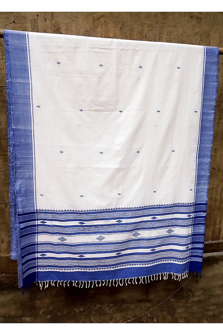 Off White Handmade Saree With Diamond Motifs by Renuka Kalita at Pernia's Pop Up Shop
