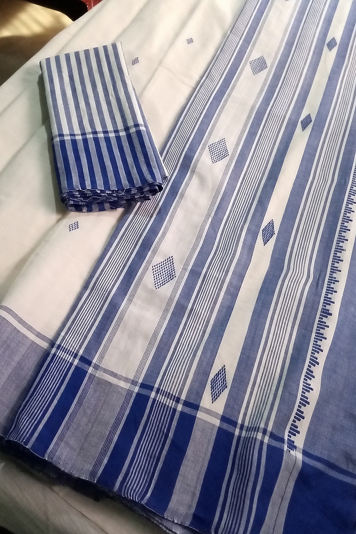 Off White Handmade Saree With Diamond Motifs by Renuka Kalita at Pernia's Pop Up Shop