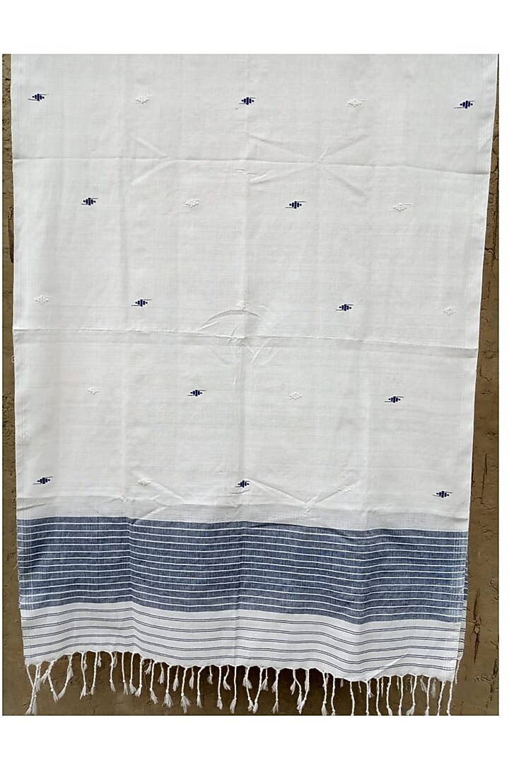 White Handmade Stole With Motifs by Renuka Kalita at Pernia's Pop Up Shop