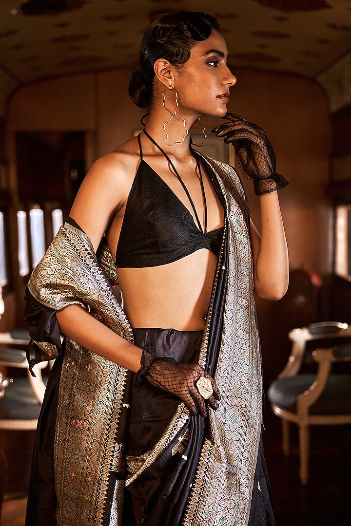 Black Pure Handwoven Silk Banarasi Wedding Saree Set by Resa by Ushnakmals at Pernia's Pop Up Shop