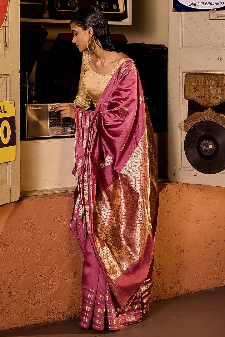 Salmon Pink Handwoven Moonga Silk Banarasi Wedding Saree Set by Resa by Ushnakmals at Pernia's Pop Up Shop