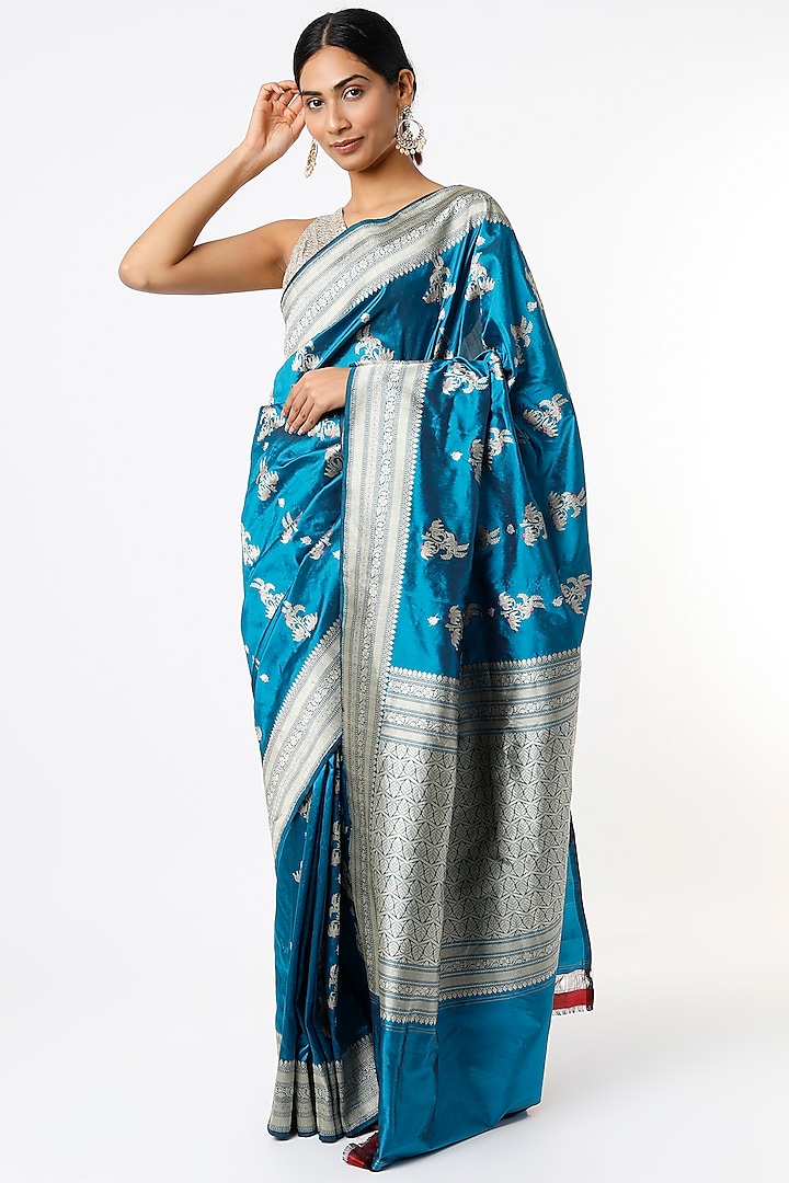 Electric Blue Saree Set With Floral Motifs by Resa by Ushnakmals at Pernia's Pop Up Shop