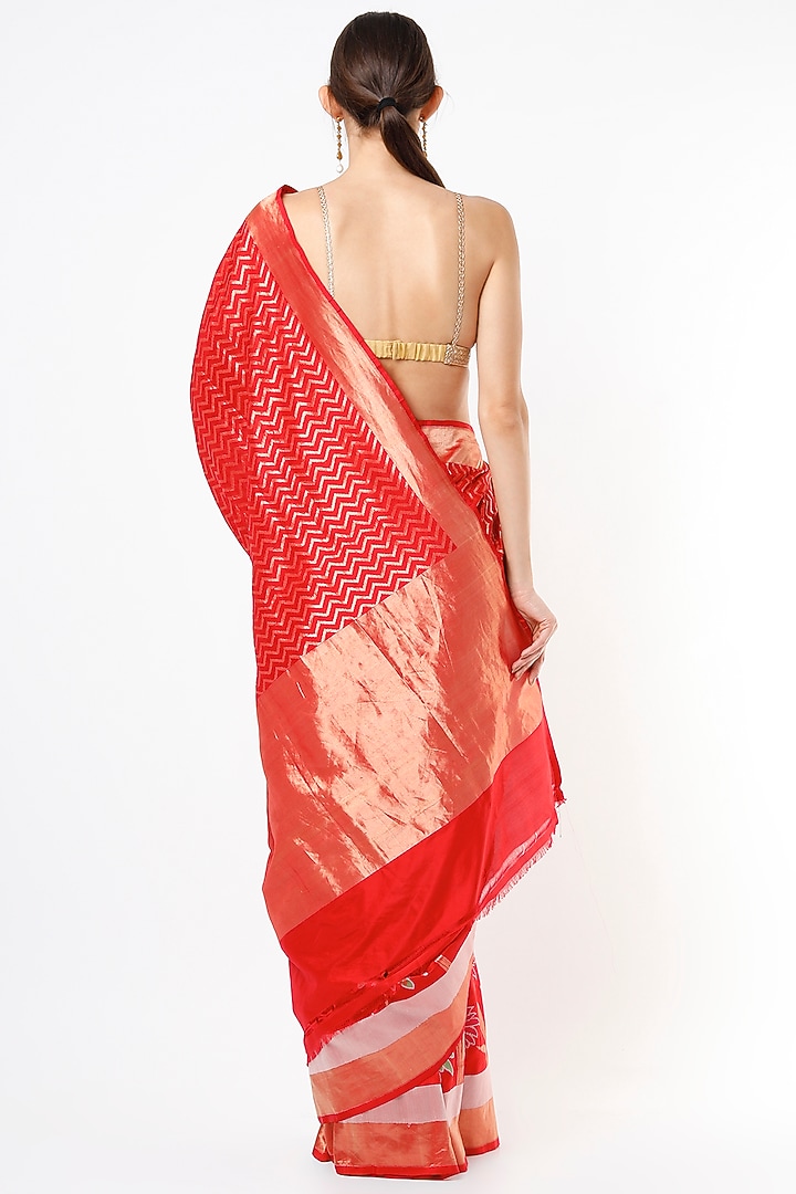 Red Handwoven Banarasi Silk Floral Embroidered Wedding Saree Set by Resa by Ushnakmals at Pernia's Pop Up Shop