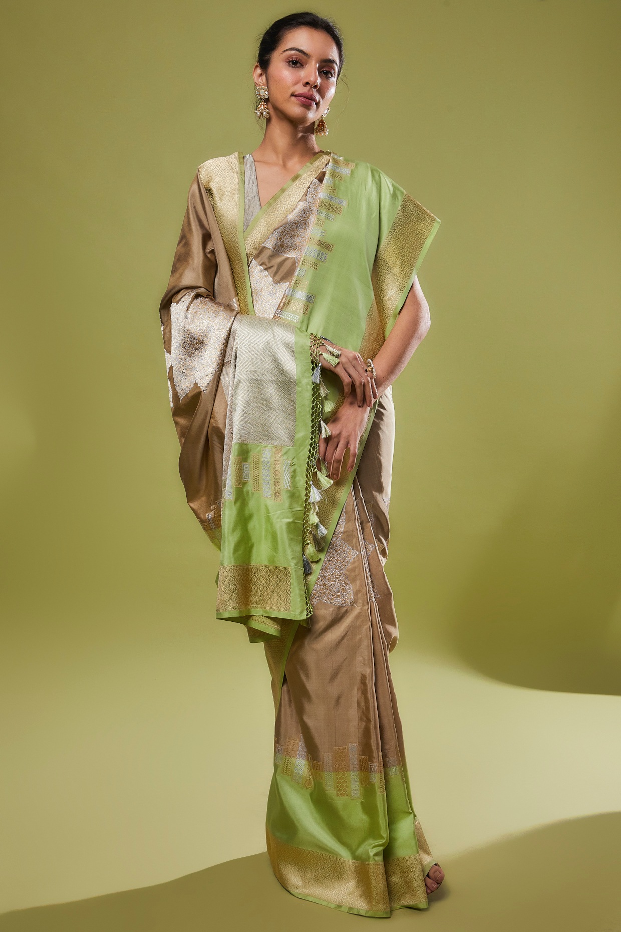 Banarasi Saree in Light Green : SNGA5357