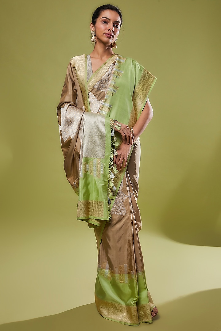 Green & Grey Pure Handwoven Mashru Silk Banarasi Saree Set by Resa by Ushnakmals