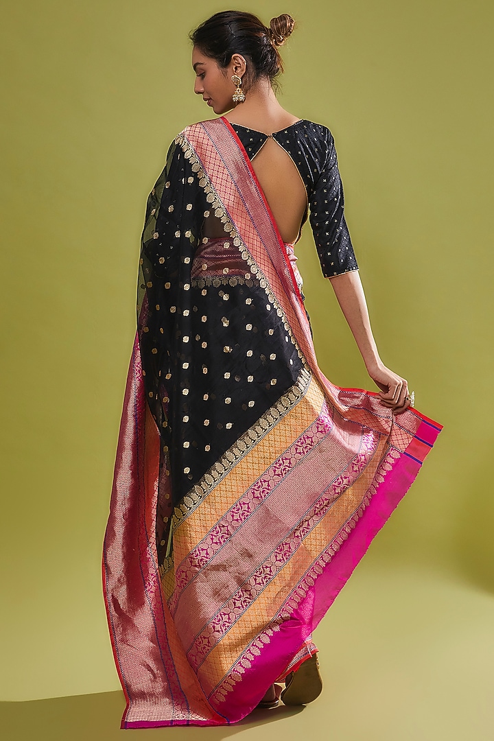 Black Pure Handwoven Kora Silk Banarasi Wedding Saree Set by Resa by Ushnakmals at Pernia's Pop Up Shop