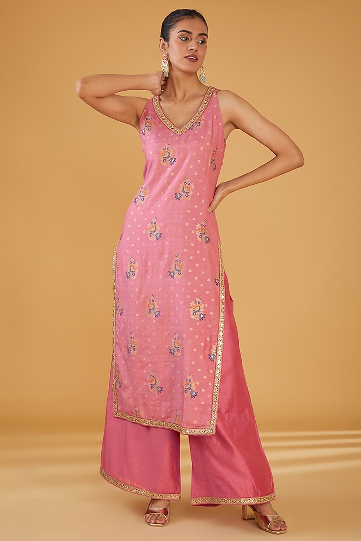 Onion Pink Brocade Floral Printed & Zari Embroidered Kurta Set by Aharin India at Pernia's Pop Up Shop