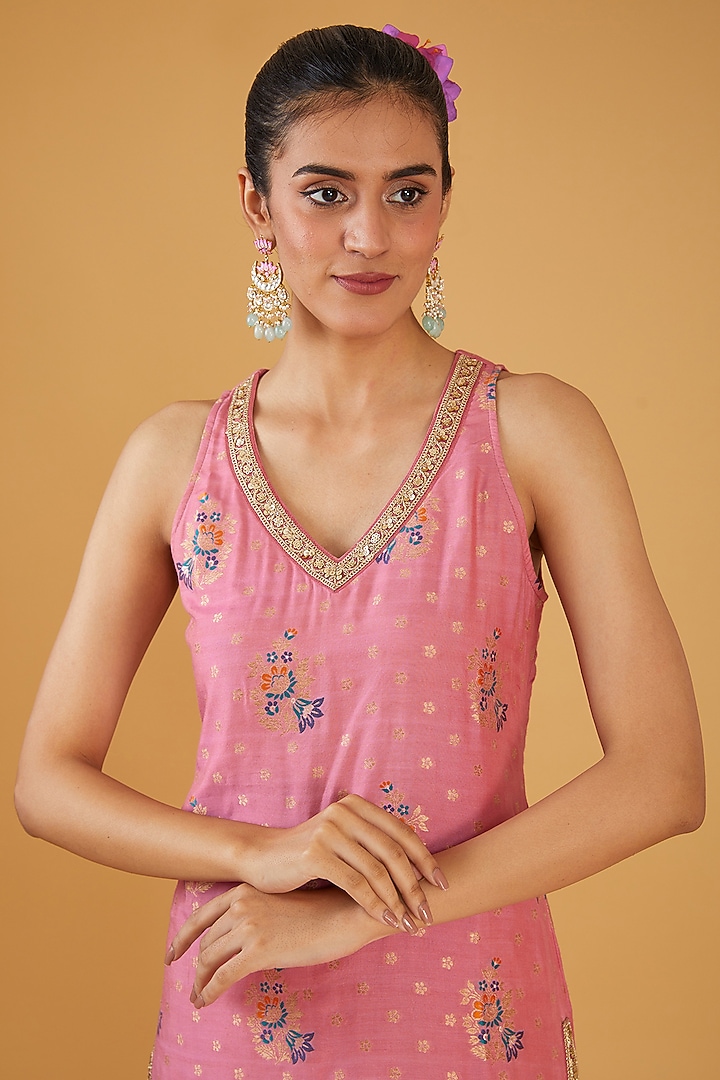 Onion Pink Brocade Floral Printed & Zari Embroidered Kurta Set by Aharin India at Pernia's Pop Up Shop