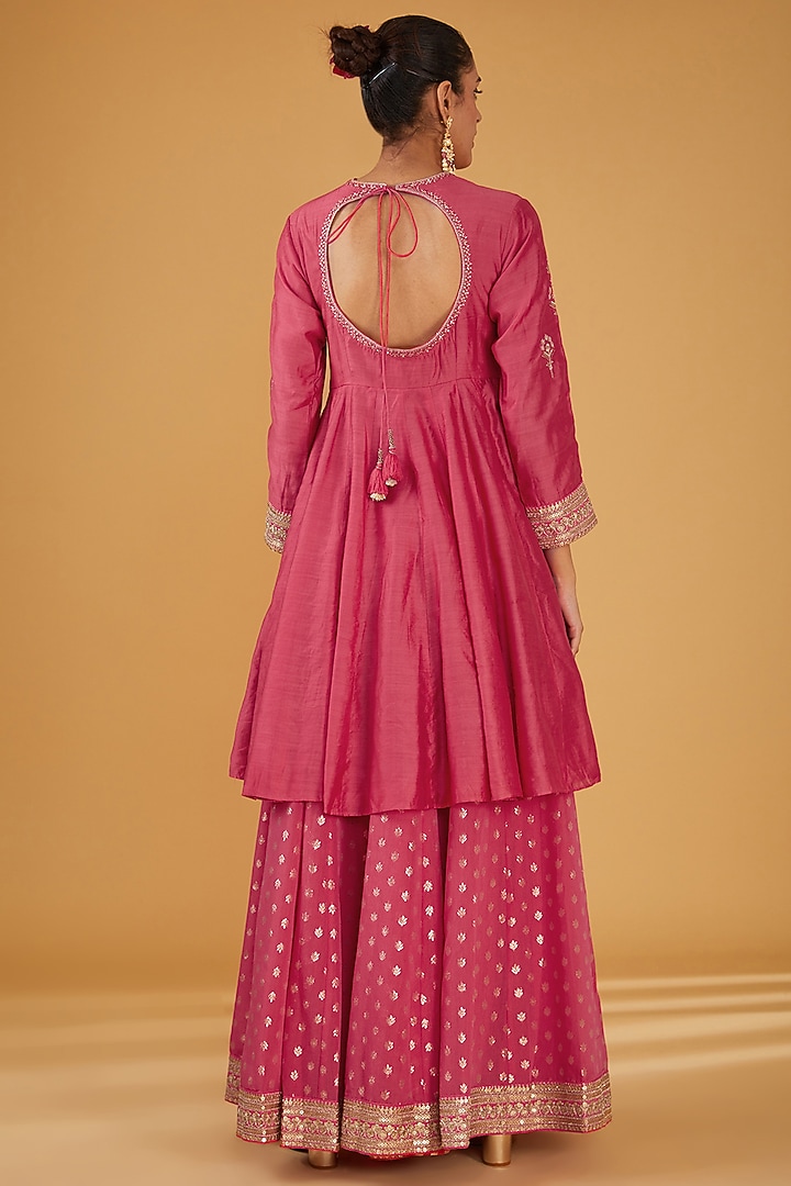 Pink Silk Blend Zari Embroidered Kurta Set by Aharin India at Pernia's Pop Up Shop