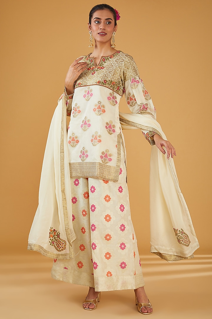 Ivory Silk Blend Floral Printed & Zari Embroidered Kurta Set by Aharin India at Pernia's Pop Up Shop
