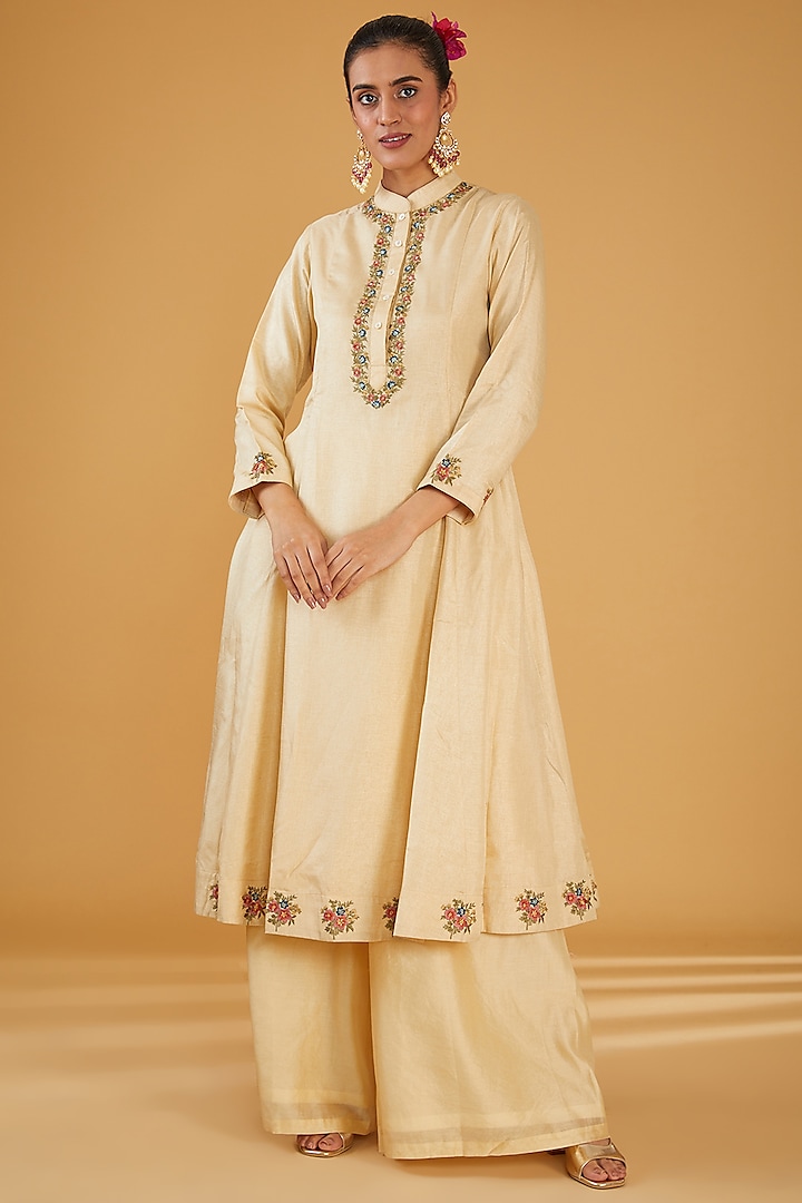 Ivory Silk Blend & Viscose Zari Embroidred Kurta Set by Aharin India at Pernia's Pop Up Shop