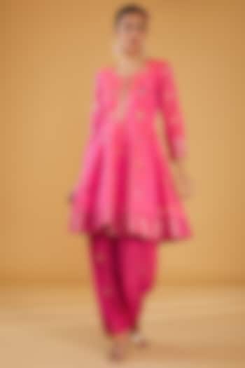 Pink Silk Blend & Viscose Brocade Embroidered Kurta Set by Aharin India at Pernia's Pop Up Shop