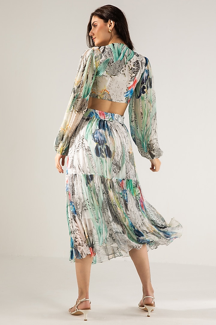 Off-White & Black Viscose Crinkled Chiffon Abstract Printed Skirt Set by Reena Sharma at Pernia's Pop Up Shop