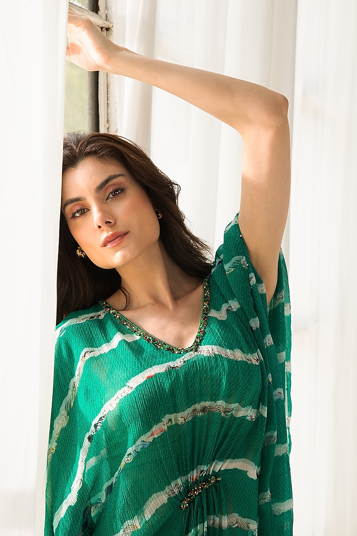 Emerald Green Viscose Crinkled Chiffon Abstract Stripe Printed Kaftan by Reena Sharma at Pernia's Pop Up Shop