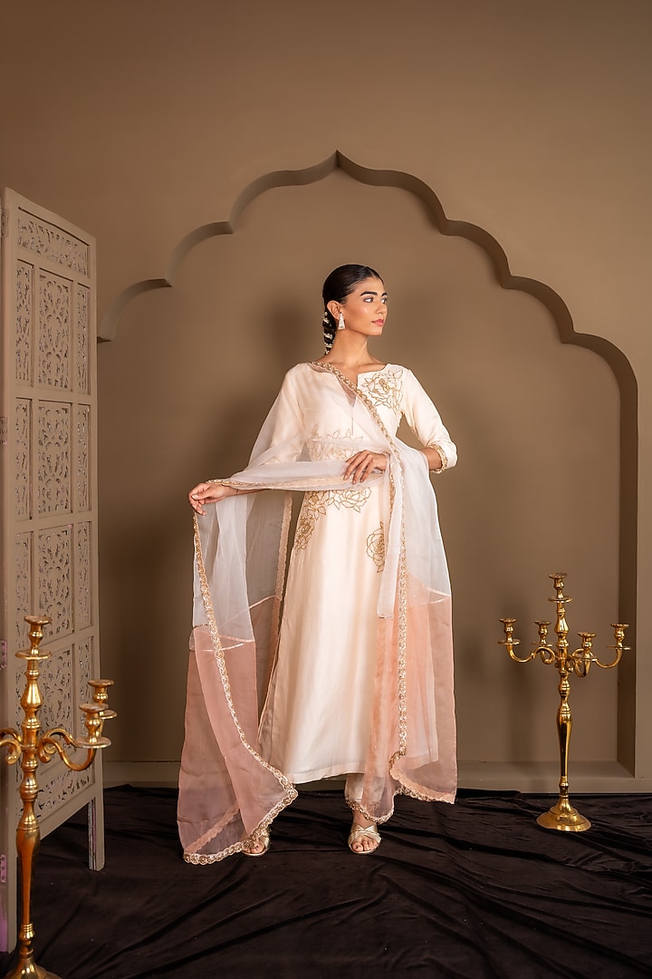 Ivory Semi Dupion Sequins Embroidered Kurta Set by Renee Label at Pernia's Pop Up Shop
