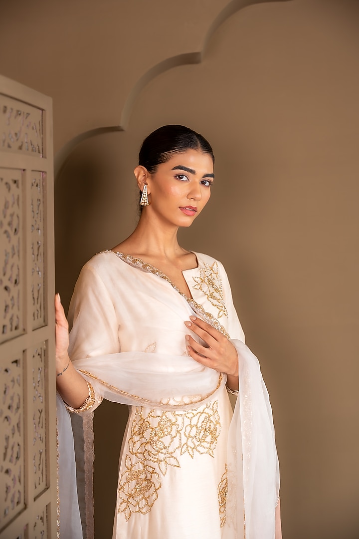 Ivory Semi Dupion Sequins Embroidered Kurta Set by Renee Label at Pernia's Pop Up Shop