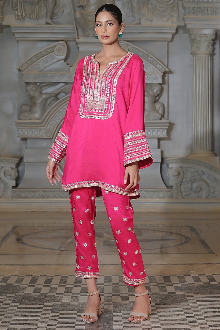 Pink Organza & Tissue Pakistani Kurta Set by Rajani Gupta at Pernia's Pop Up Shop