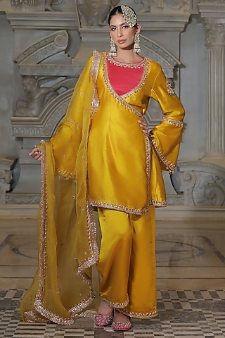 Yellow Organza & Tissue Pakistani Short Kurta Set by Rajani Gupta