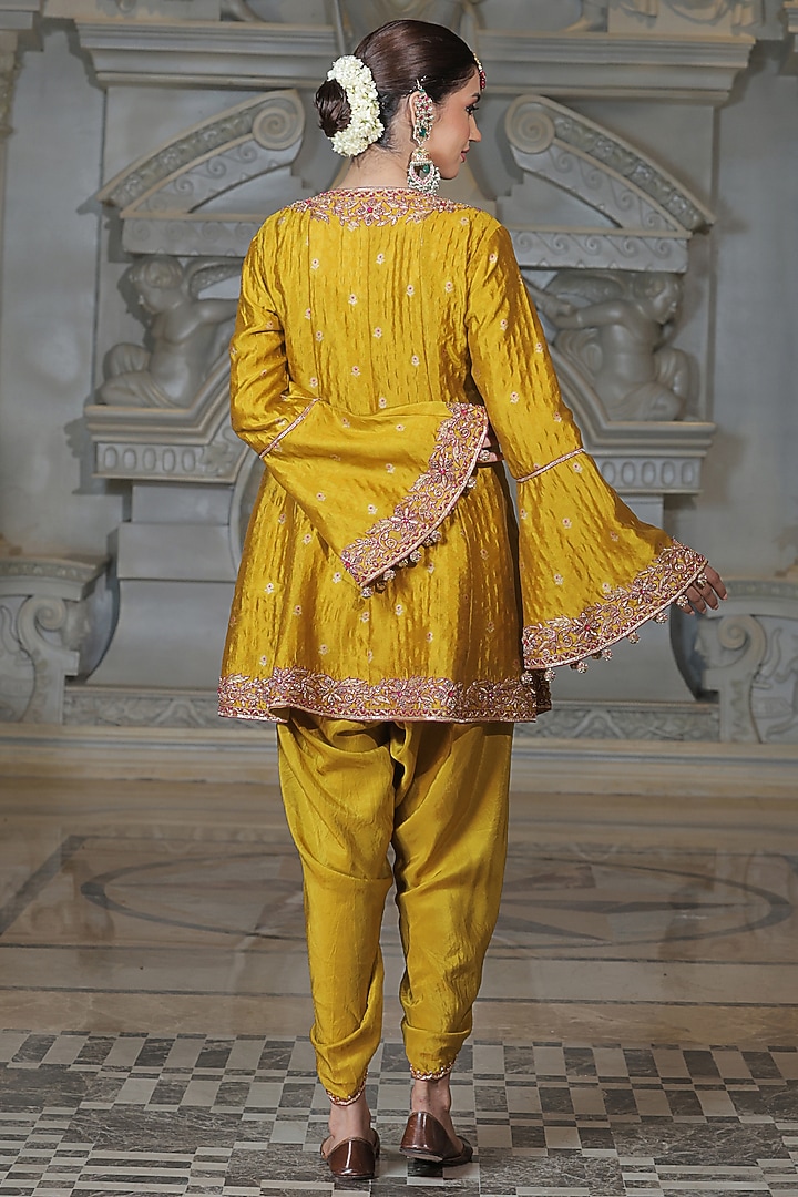 Mustard Organza & Tissue Pakistani Kurta Set by Rajani Gupta at Pernia's Pop Up Shop