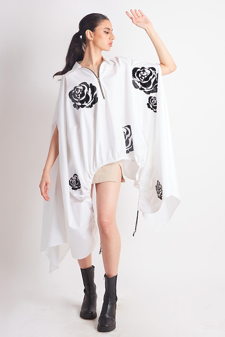 White Cotton Applique Motif Work Cape by Richaa Goenka at Pernia's Pop Up Shop