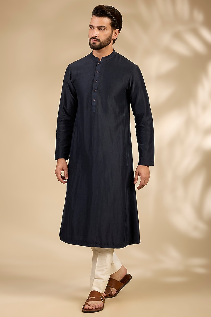 Navy Blue Cotton Silk Kurta by Rohit Gandhi & Rahul Khanna Men at Pernia's Pop Up Shop