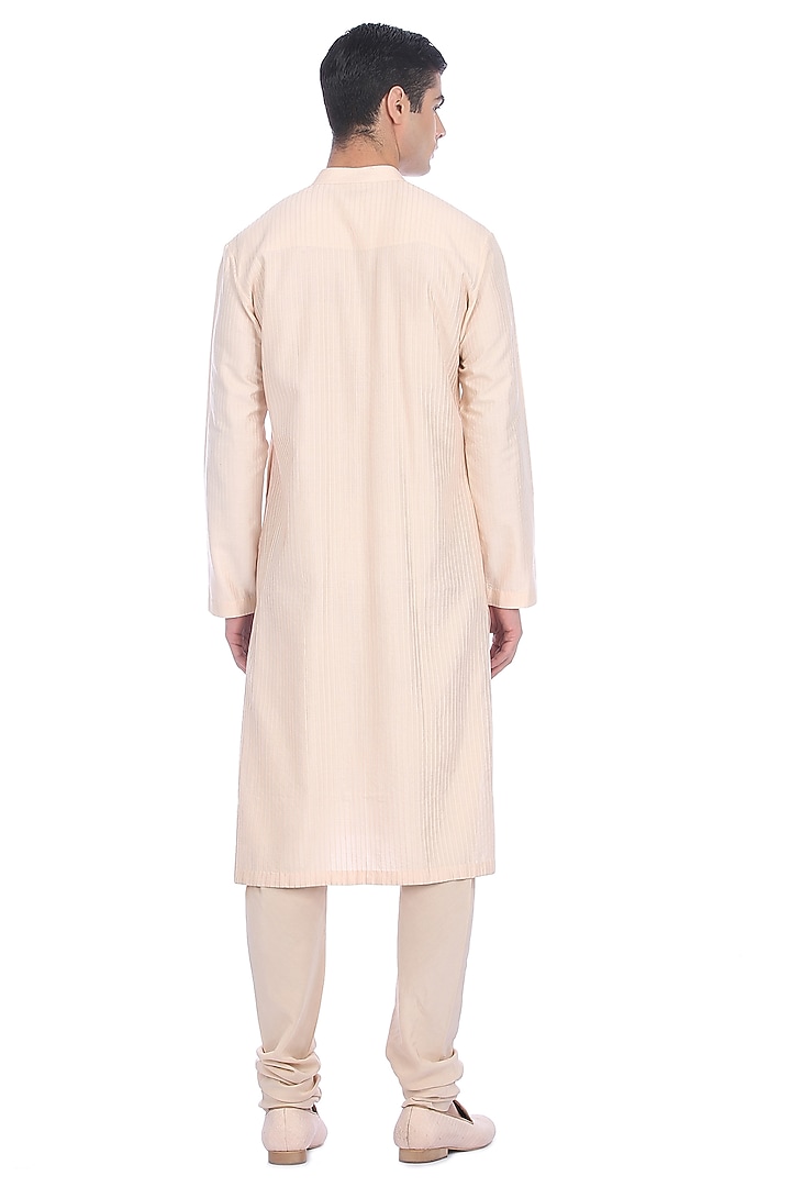Light Pink Silk Pintucked Kurta Set by Rohit Gandhi & Rahul Khanna Men at Pernia's Pop Up Shop