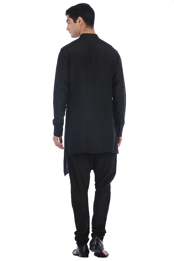 Black Silk Kurta Set by Rohit Gandhi & Rahul Khanna Men at Pernia's Pop Up Shop
