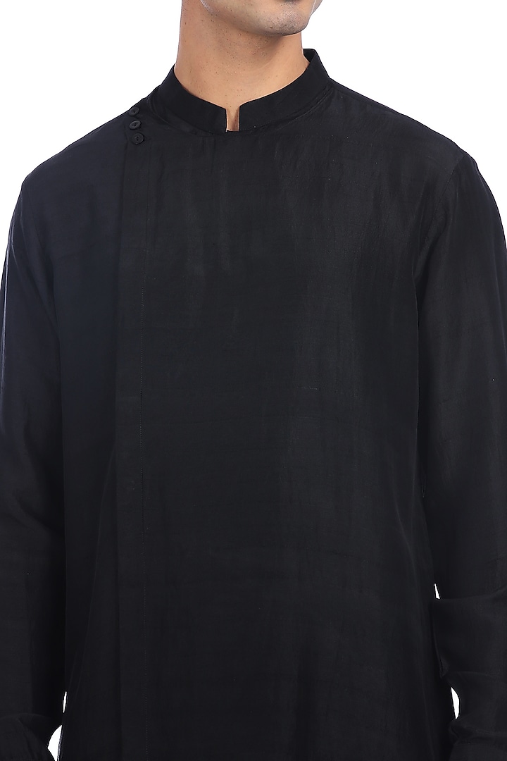 Black Silk Kurta Set by Rohit Gandhi & Rahul Khanna Men at Pernia's Pop Up Shop