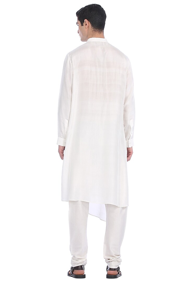 White Silk Asymmetrical Kurta Set by Rohit Gandhi & Rahul Khanna Men at Pernia's Pop Up Shop