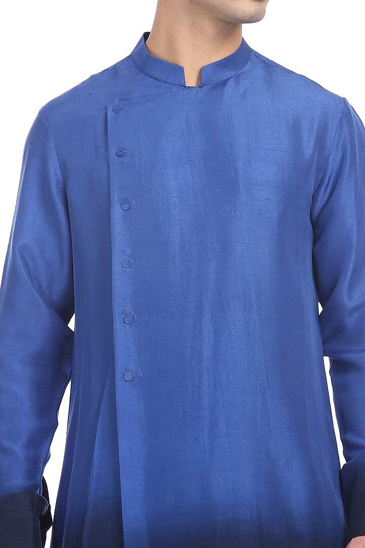 Navy Blue Ombre Asymmetric Kurta Set by Rohit Gandhi & Rahul Khanna Men at Pernia's Pop Up Shop