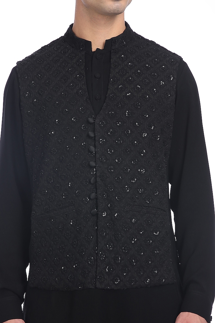 Black Embroidered Kurta Set With Waistcoat by Rohit Gandhi & Rahul Khanna Men at Pernia's Pop Up Shop