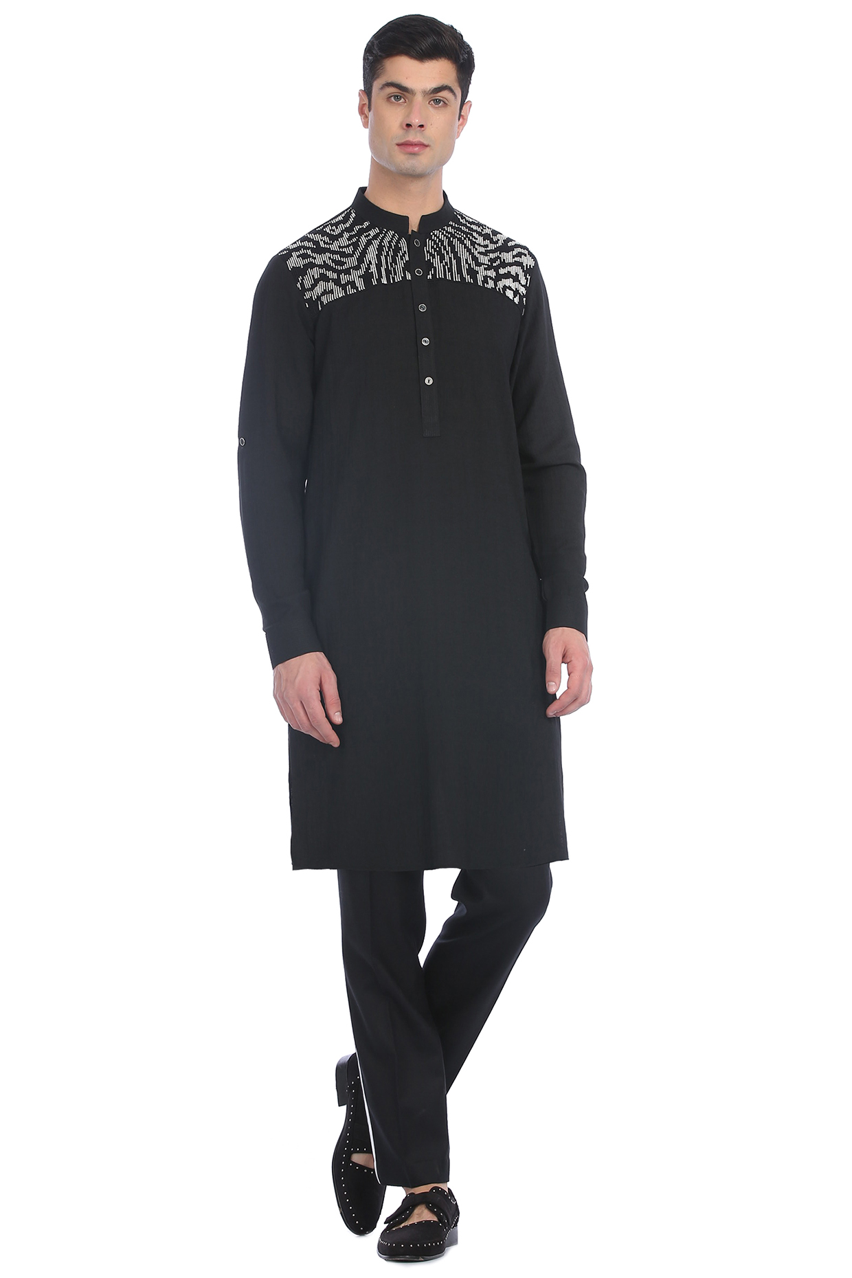 Black Thread Embroidered Kurta Set by Rohit Gandhi & Rahul Khanna Men at Pernia's Pop Up Shop