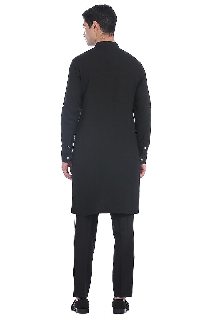 Black Thread Embroidered Kurta Set by Rohit Gandhi & Rahul Khanna Men at Pernia's Pop Up Shop