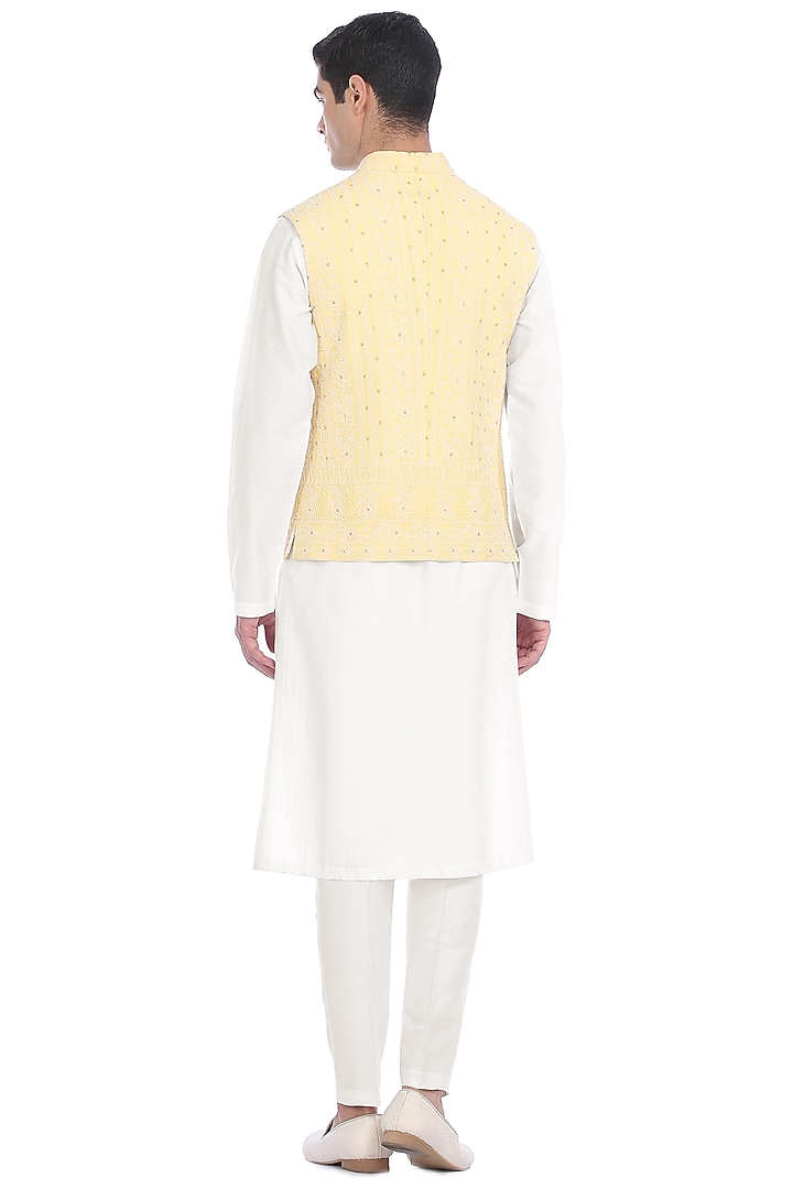 White Chanderi Kurta Set by Rohit Gandhi & Rahul Khanna Men at Pernia's Pop Up Shop