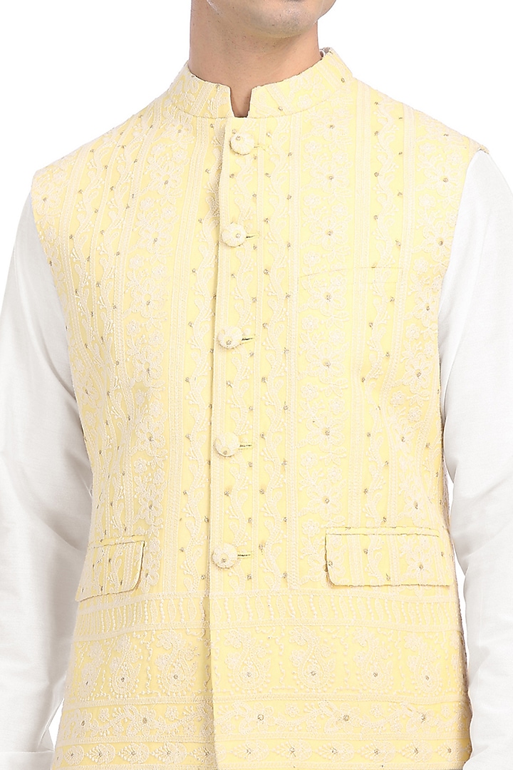 White Chanderi Kurta Set by Rohit Gandhi & Rahul Khanna Men at Pernia's Pop Up Shop