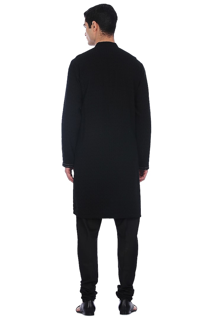 Black Chikankari Embroidered Kurta Set by Rohit Gandhi & Rahul Khanna Men at Pernia's Pop Up Shop