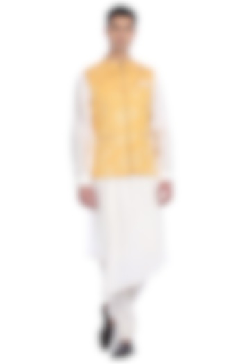 White Kurta Set With Panelled Waist Jacket by Rohit Gandhi & Rahul Khanna Men