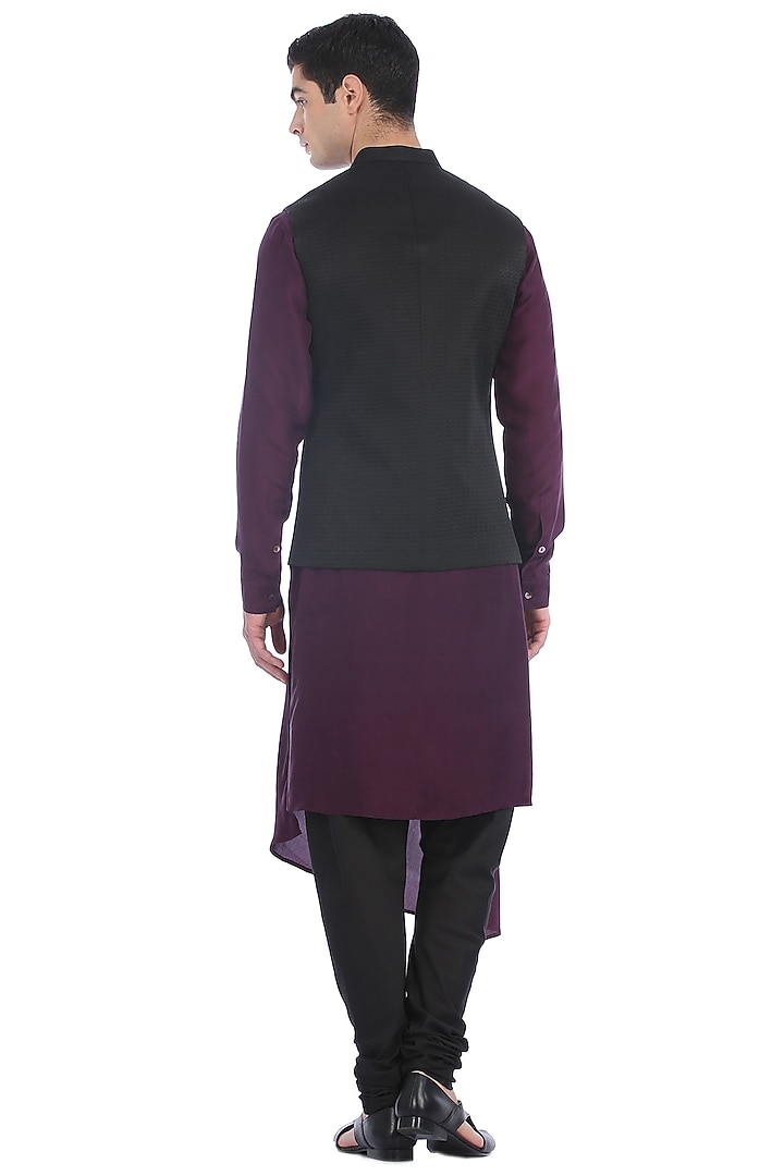 Wine Kurta Set With Black Waist Jacket by Rohit Gandhi & Rahul Khanna Men at Pernia's Pop Up Shop