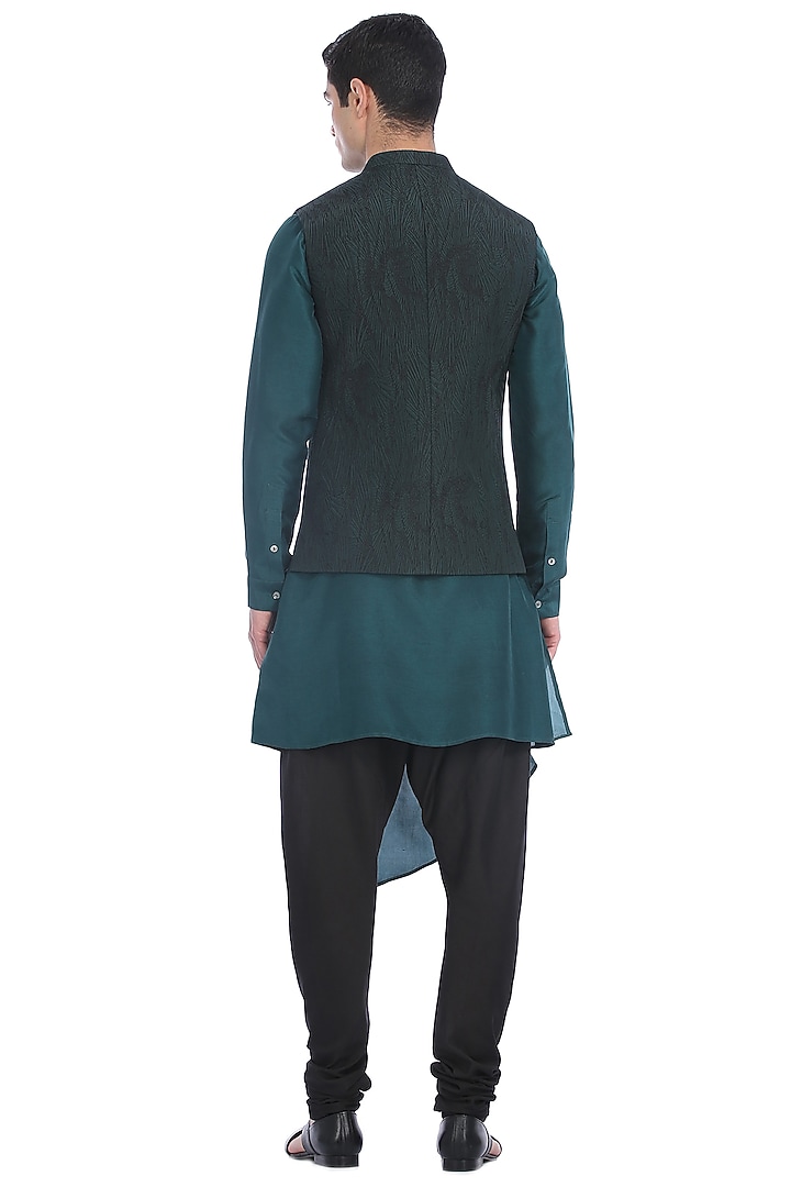 Green Silk Quilted Nehru Jacket Set by Rohit Gandhi & Rahul Khanna Men at Pernia's Pop Up Shop