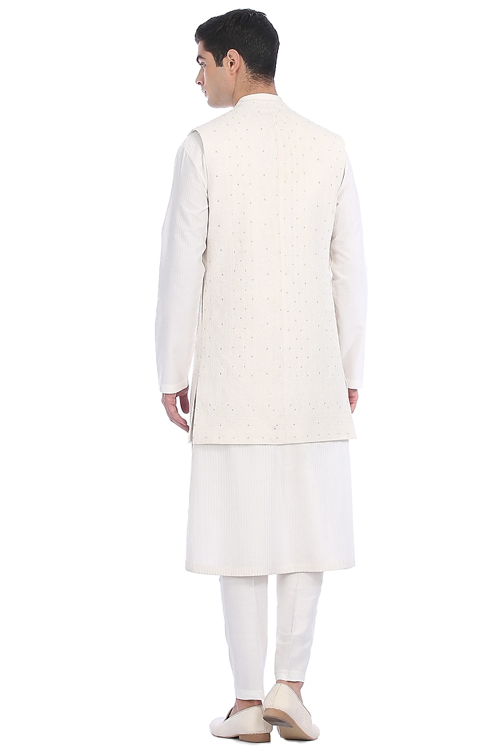 White Pintuck Kurta Set With Waist Jacket by Rohit Gandhi & Rahul Khanna Men at Pernia's Pop Up Shop