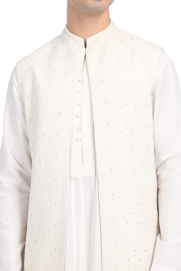 White Pintuck Kurta Set With Waist Jacket by Rohit Gandhi & Rahul Khanna Men at Pernia's Pop Up Shop