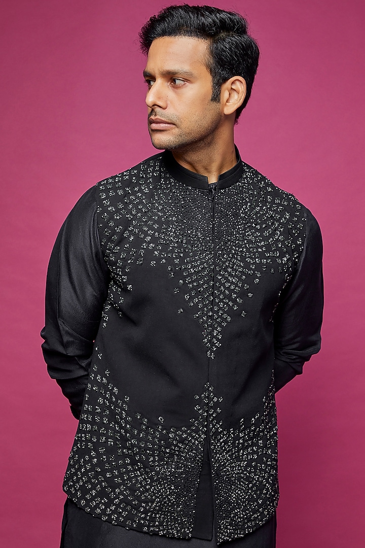 Black Crepe Embroidered Bundi Jacket by Rohit Gandhi & Rahul Khanna Men at Pernia's Pop Up Shop
