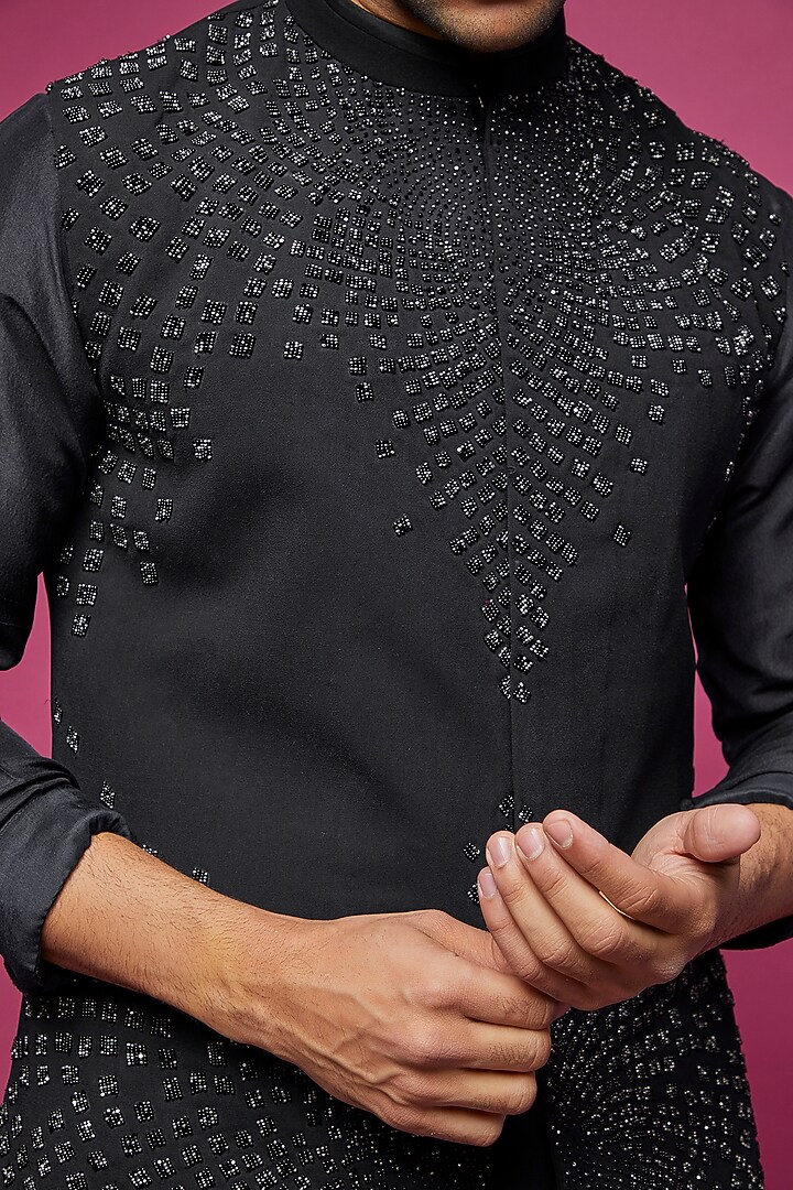Black Crepe Embroidered Bundi Jacket by Rohit Gandhi & Rahul Khanna Men at Pernia's Pop Up Shop