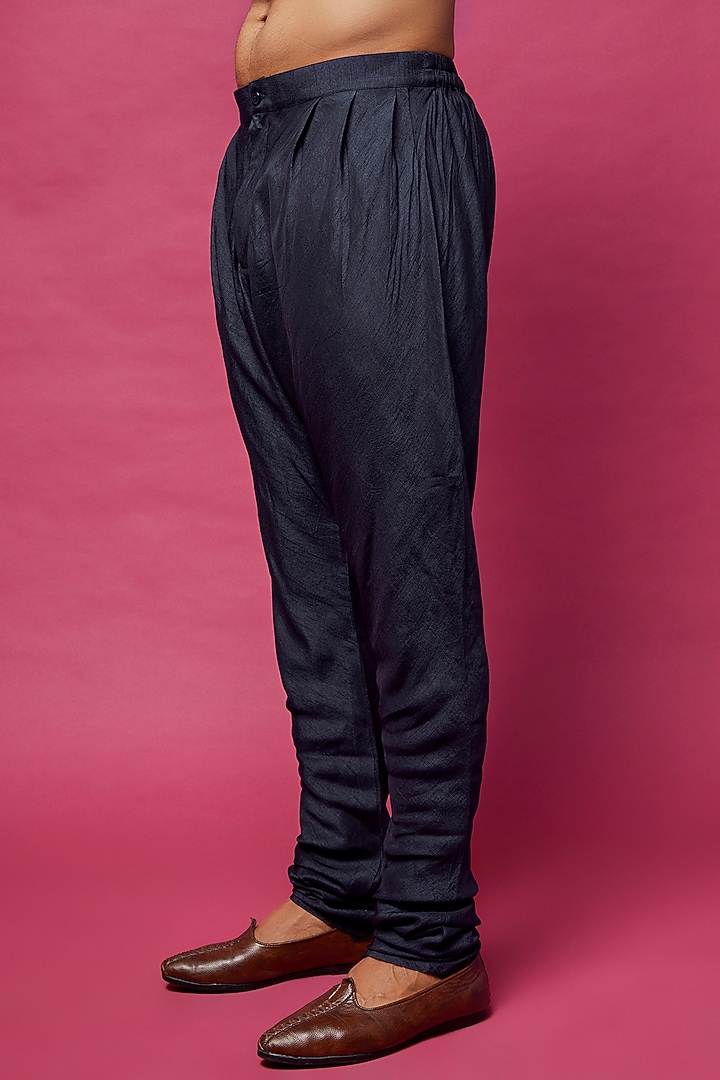 Navy Blue Chanderi A-Line Kurta Set by Rohit Gandhi & Rahul Khanna Men at Pernia's Pop Up Shop