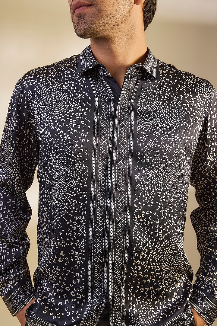 Black & White Viscose Printed Wedding Shirt by Rohit Gandhi & Rahul Khanna Men at Pernia's Pop Up Shop