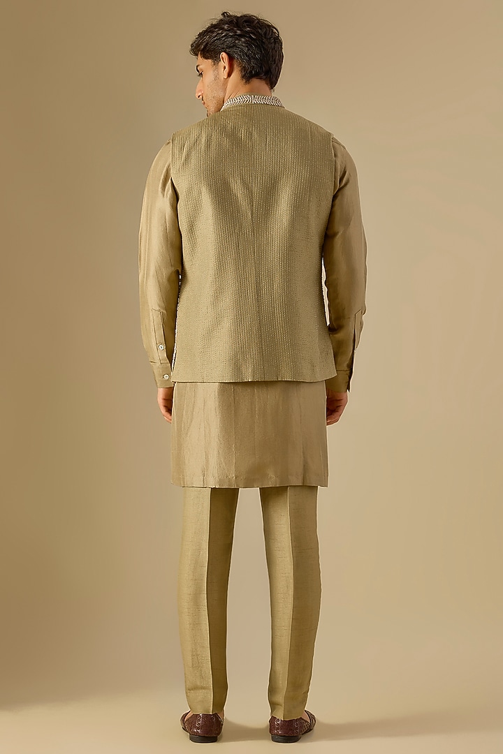 Leaf Green Silk Embroidered Bundi Jacket Set by Rohit Gandhi & Rahul Khanna Men at Pernia's Pop Up Shop