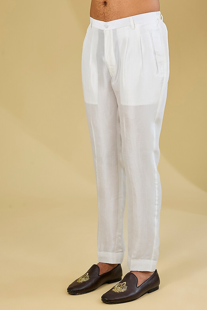 Ivory Cotton Embroidered Kurta Set by Rohit Gandhi & Rahul Khanna Men at Pernia's Pop Up Shop