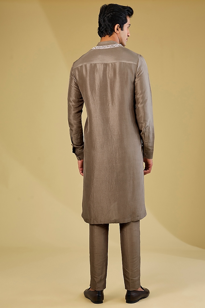 Mocha-Colored Silk Embroidered Kurta Set by Rohit Gandhi & Rahul Khanna Men at Pernia's Pop Up Shop