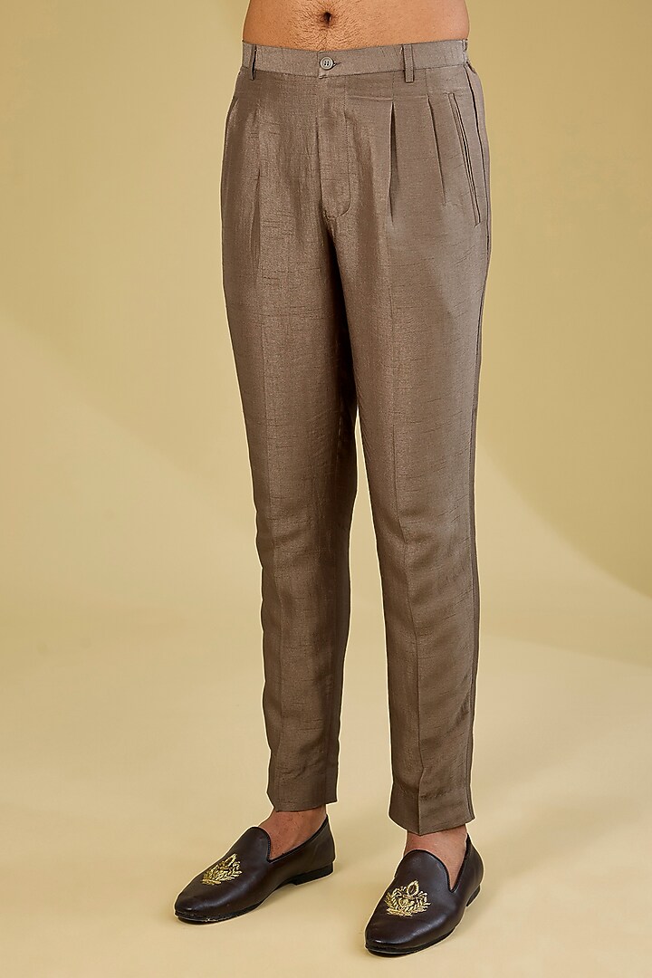Mocha-Colored Silk Embroidered Kurta Set by Rohit Gandhi & Rahul Khanna Men at Pernia's Pop Up Shop
