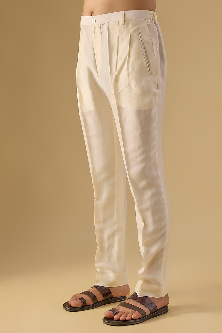 Granite Shell-White Cotton Silk Thread Embroidered Kurta Set by Rohit Gandhi & Rahul Khanna Men at Pernia's Pop Up Shop
